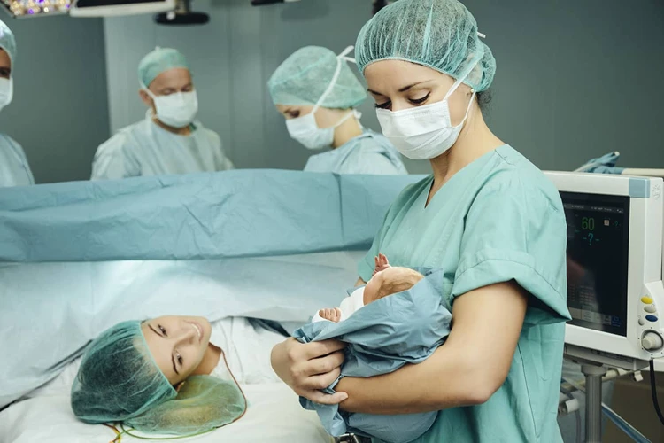 حلم الولادة خارج المستشفى